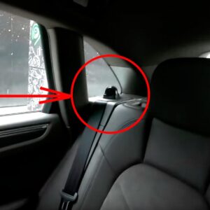 Пример установки камеры в салоне авто